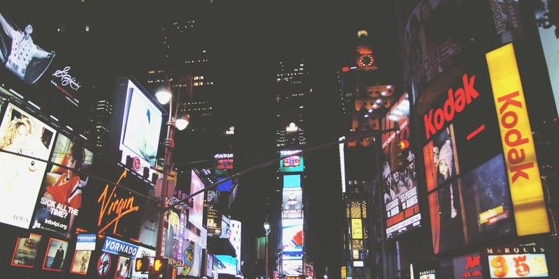 从T台到终端：解码马可图奇数字时装秀的沉浸式体验与观众参与革命