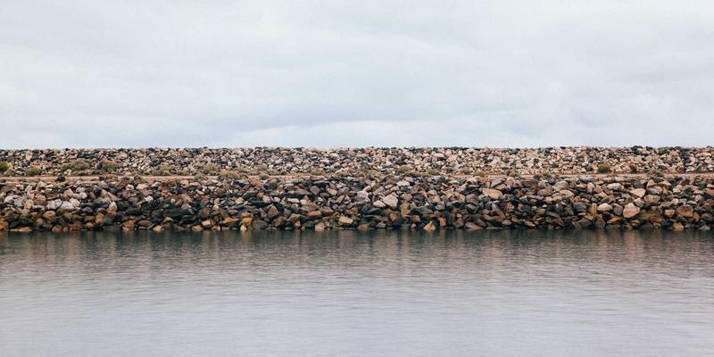 虚拟材料科学：解析马可图奇概念艺术中光影、质感与物理模拟的技术实现