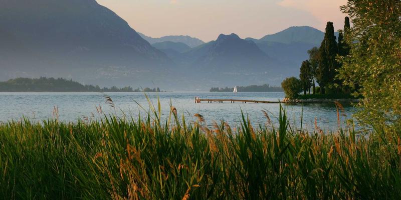 解构未来：从马可图奇创意作品看概念艺术如何重塑时尚叙事空间