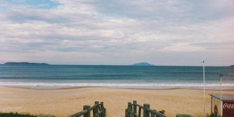 解码未来主义时尚：马可图奇画作中反复出现的女性形象